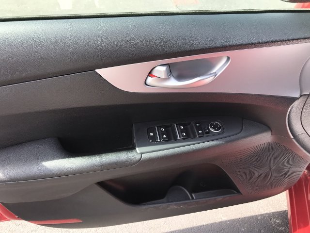 Used 2022 Red Kia LXS image 13