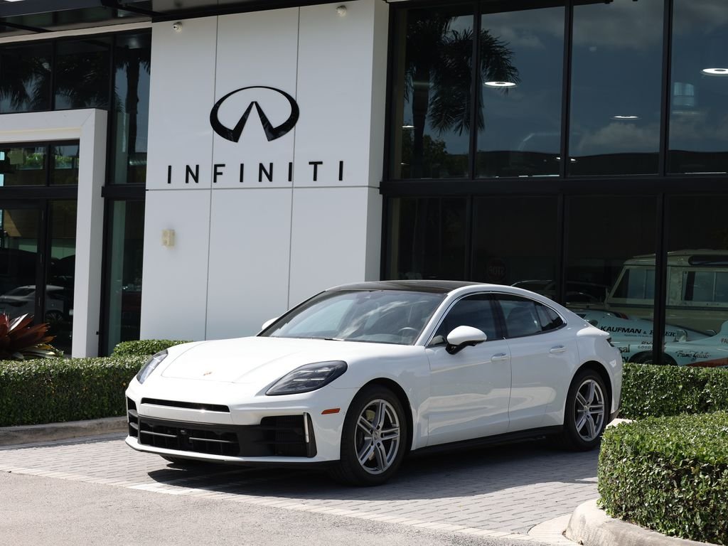 2025 Porsche Panamera Base