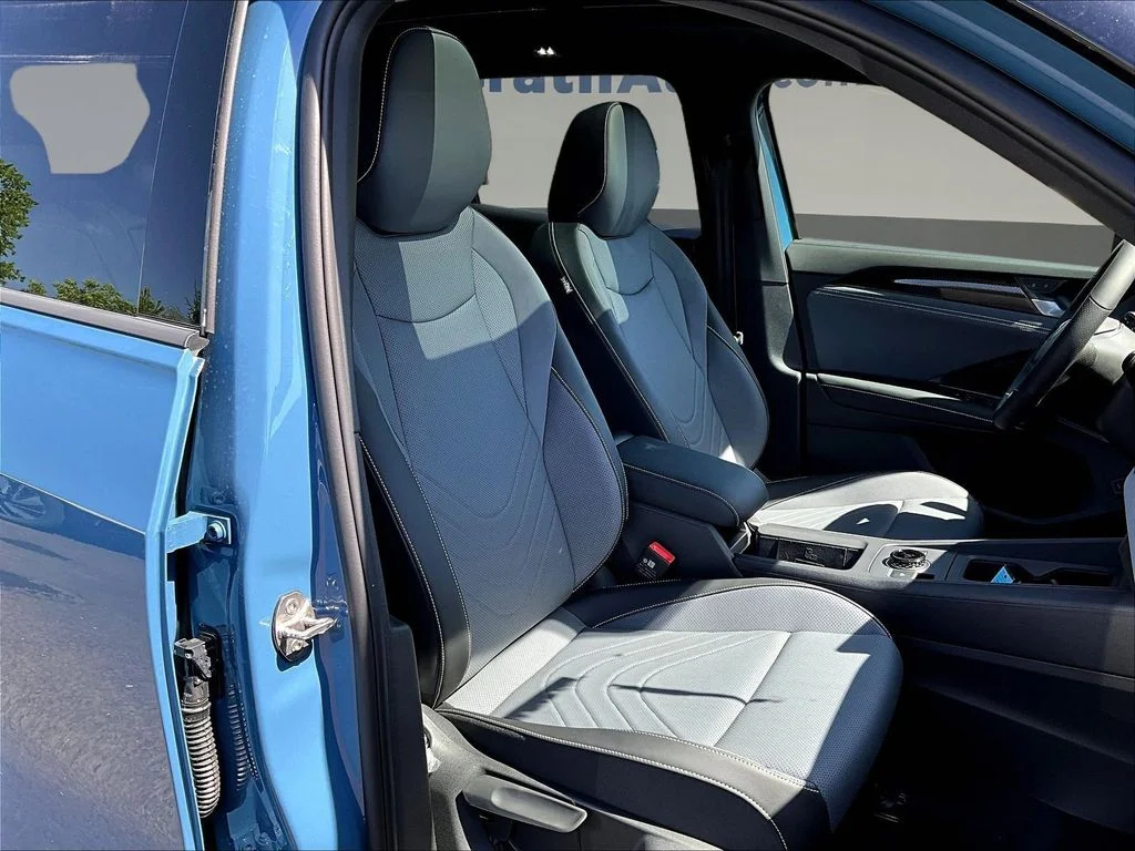 New 2026 Monterey Blue W/Deep Black Roof Volkswagen 2.0T SE R-Line Black image 11