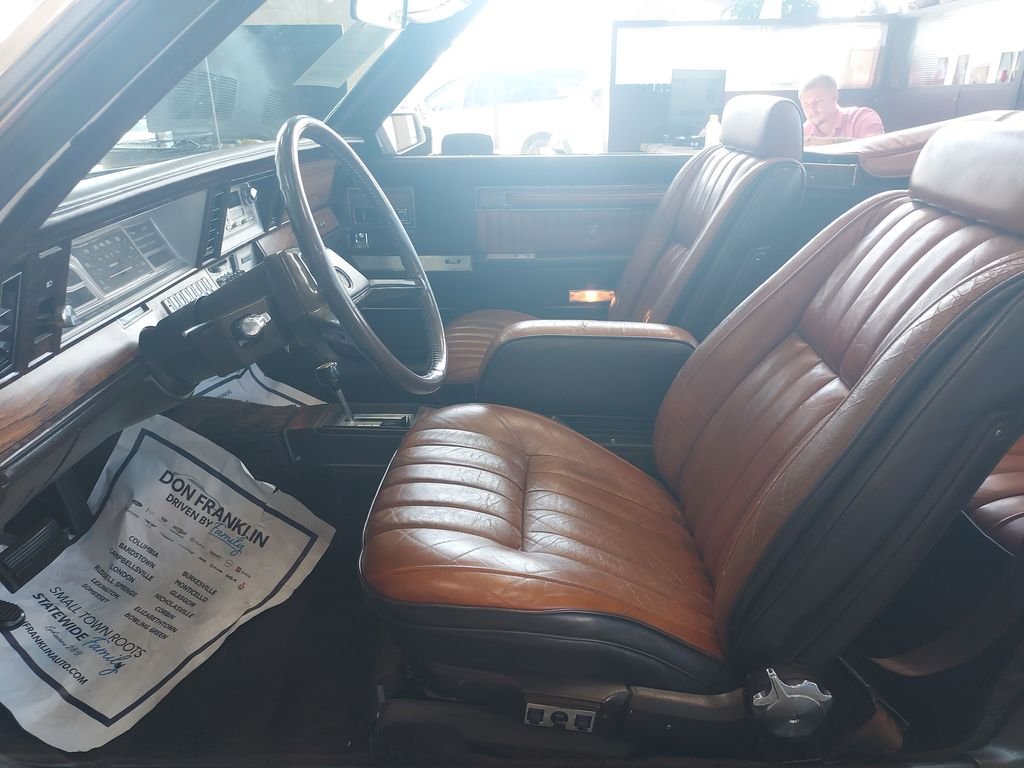Used 1983 White Chrysler  image 13