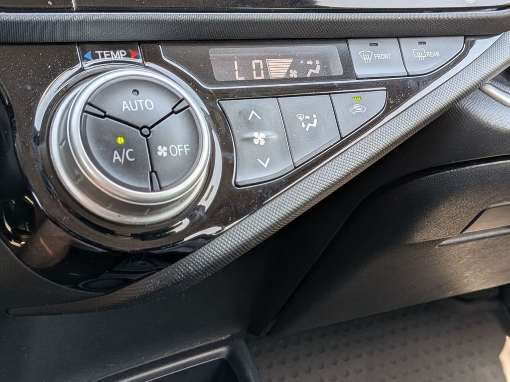 2016 Toyota Prius c Four - Photo 22