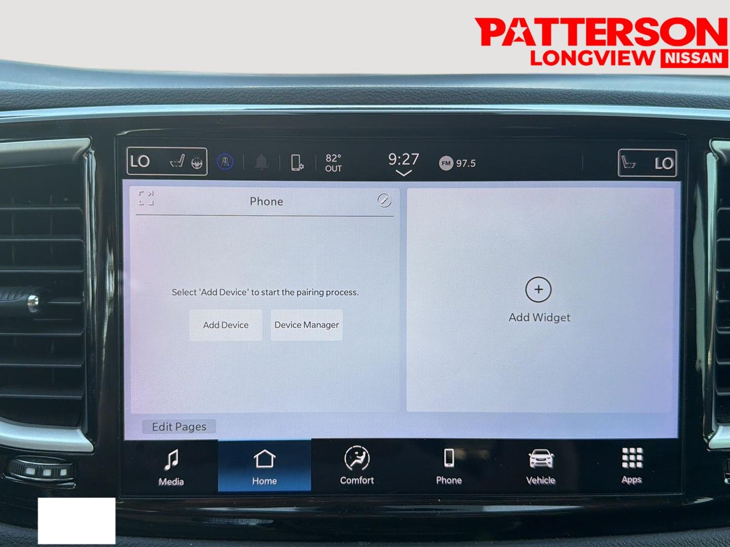 Used 2024 Diamond Black Crystal Pearlcoat Chrysler Touring L image 7