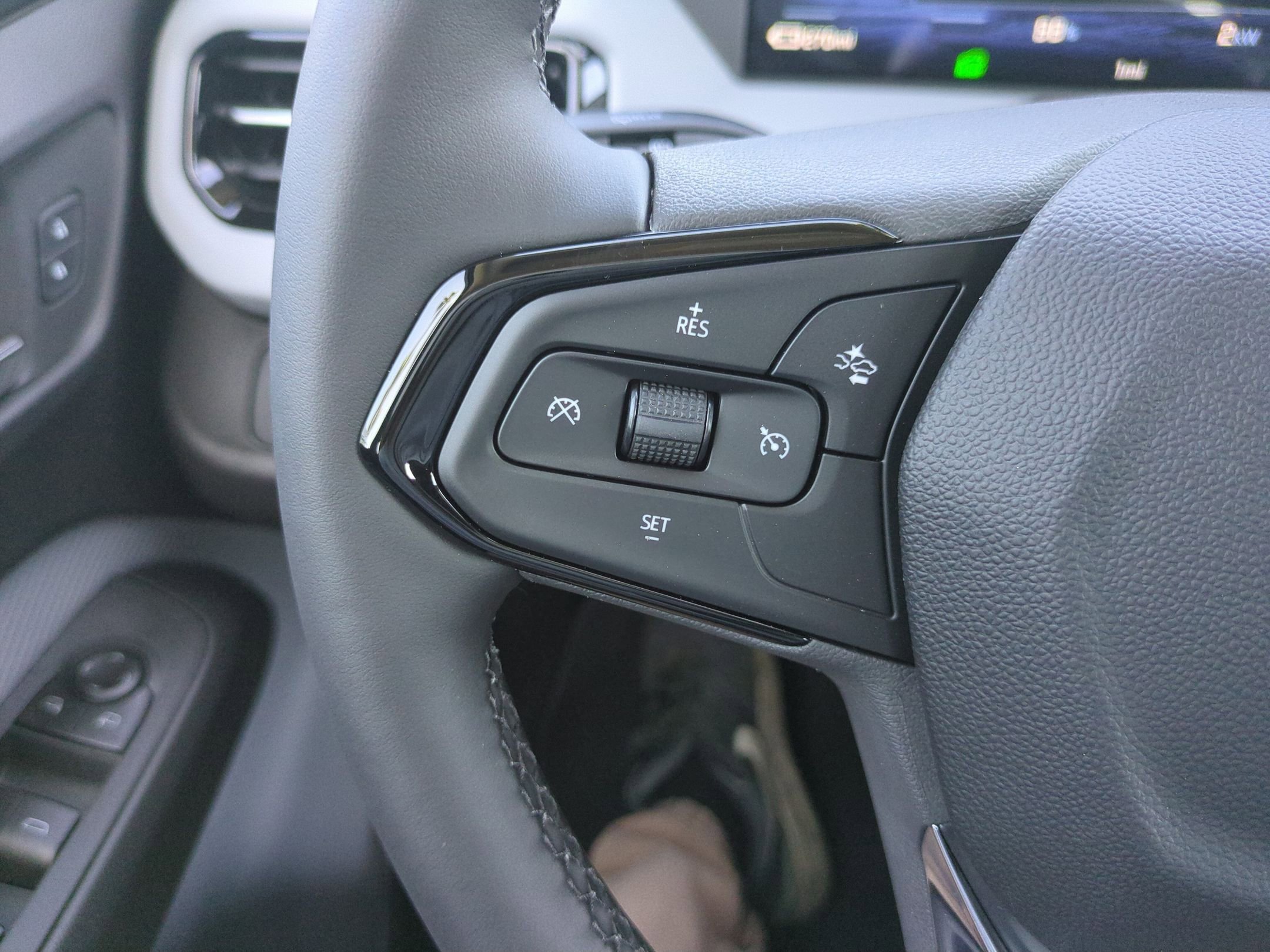 2027 Chevrolet Bolt LT - Photo 21