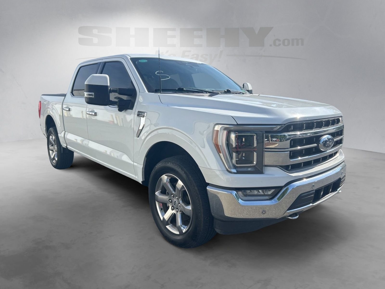 Used 2023  Ford Lariat image 2