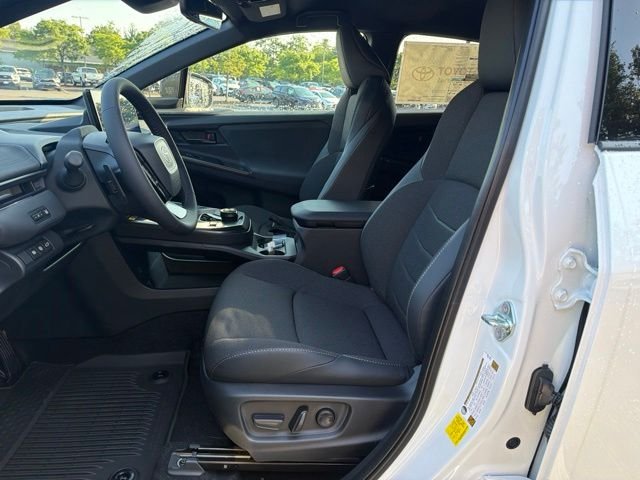 New 2026 Wind Chill Pearl <sup>1</sup> Toyota  SE image 12