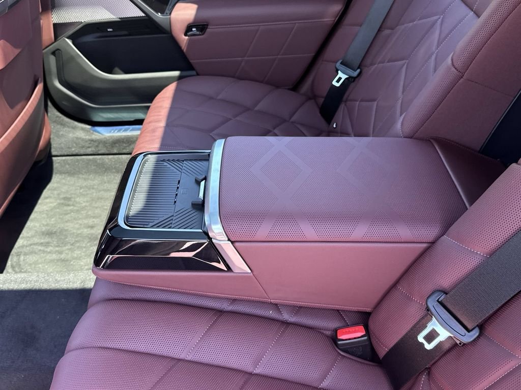 New 2026 Black Sapphire Metallic BMW 740i xDrive image 26