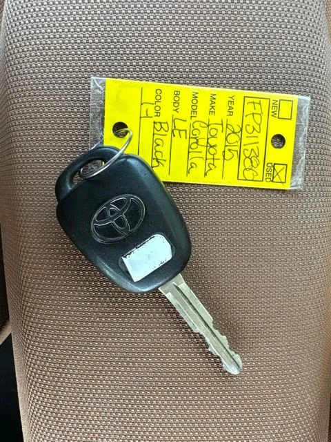 Used 2015 Black Toyota LE image 17