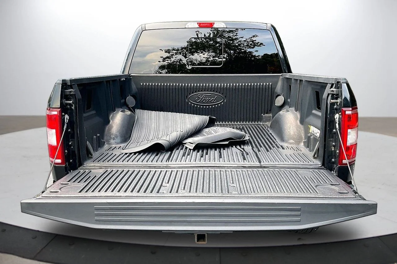 Used 2020 Black Ford XLT image 25