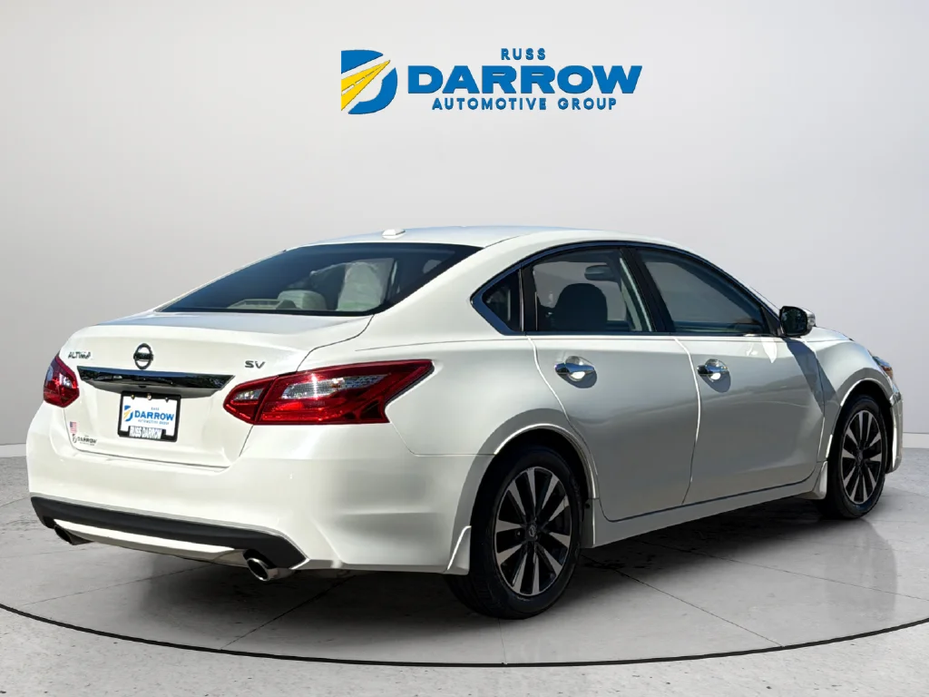 Used 2017 White Nissan 2.5 SV image 5