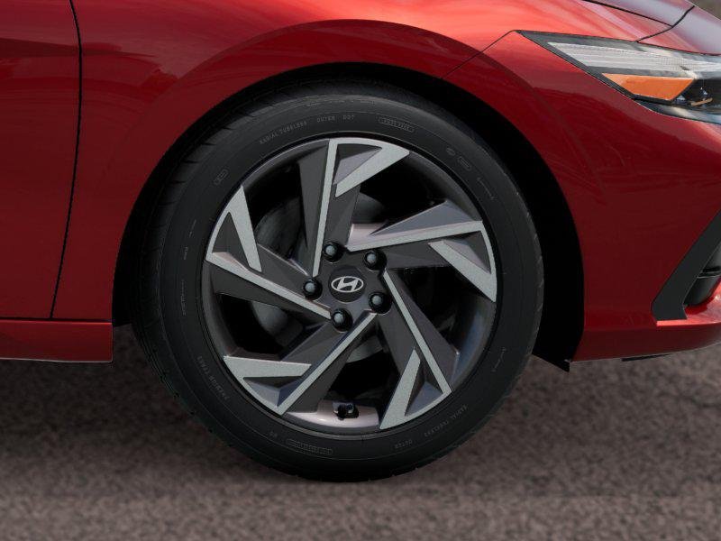 2025 Hyundai Elantra Limited - Photo 8