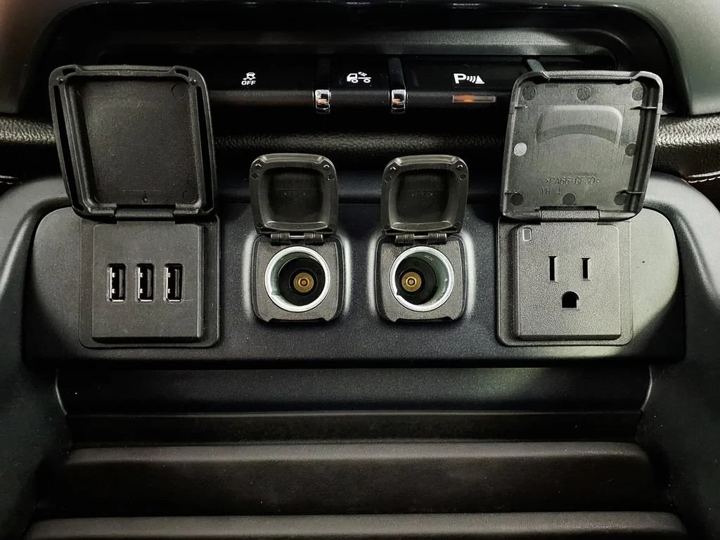 Used 2014 BLACK Chevrolet LTZ image 25