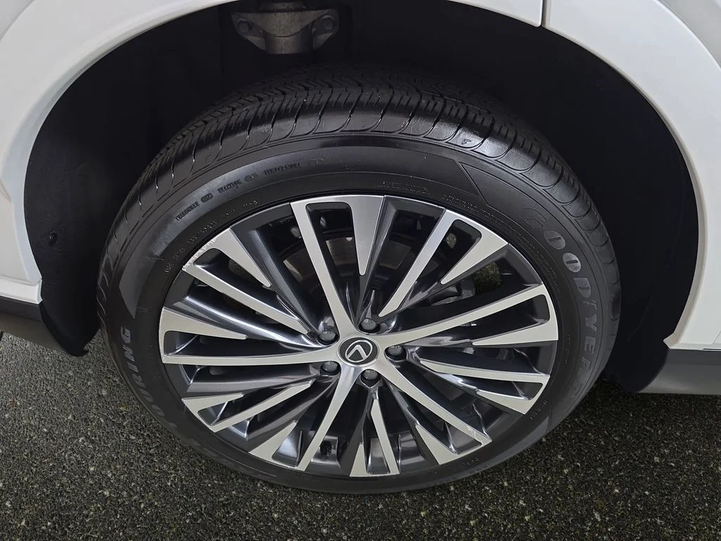 Used 2023 White Lexus 350 Premium Plus image 33
