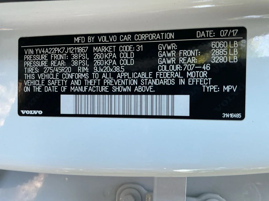 Used 2018 White Volvo T6 Momentum image 25
