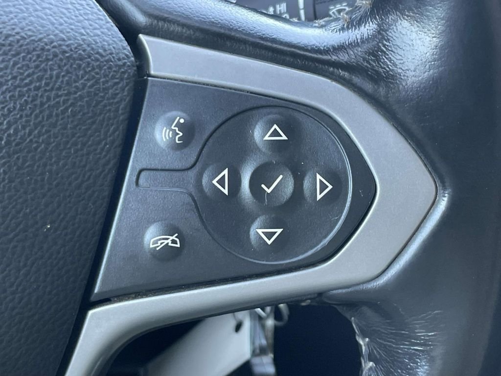 Used 2022 White Chevrolet LT image 21