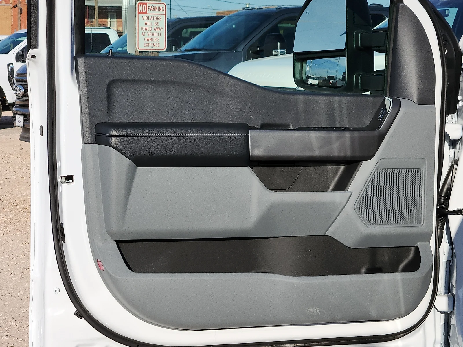 New 2027 Oxford White Ford XL image 14