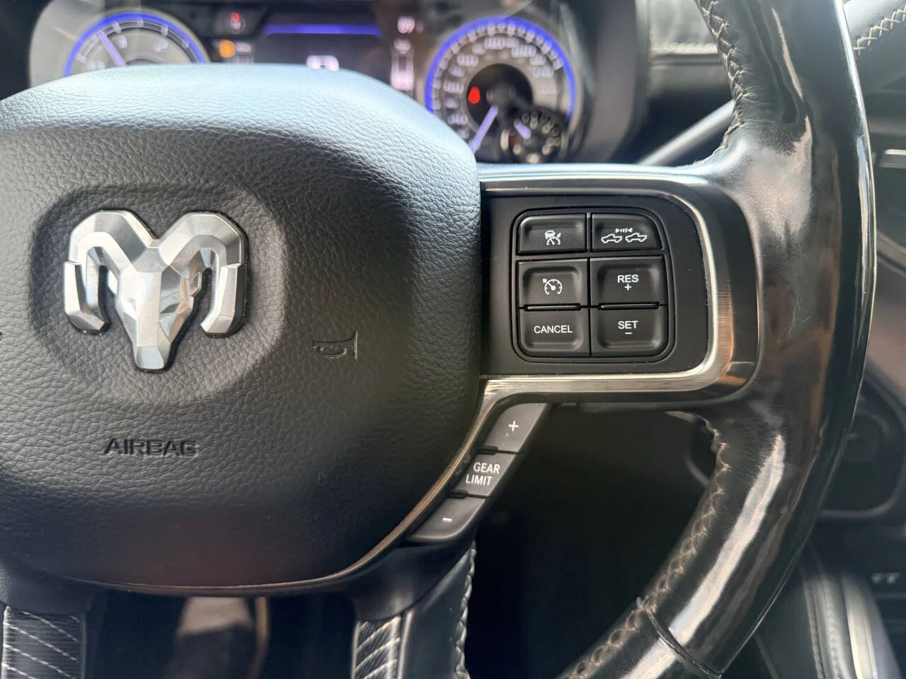 Used 2019 White RAM Limited 4x4 4dr Crew Cab 6.3 ft. SB Pickup image 31