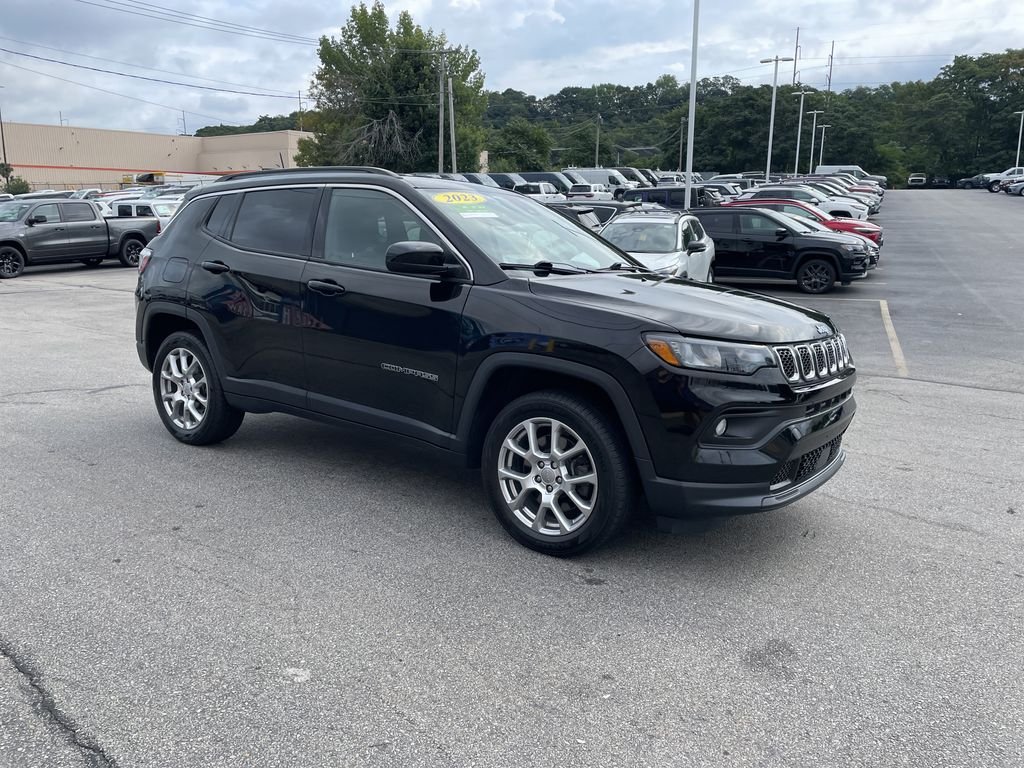 Used 2023 Black Jeep Latitude Lux image 6