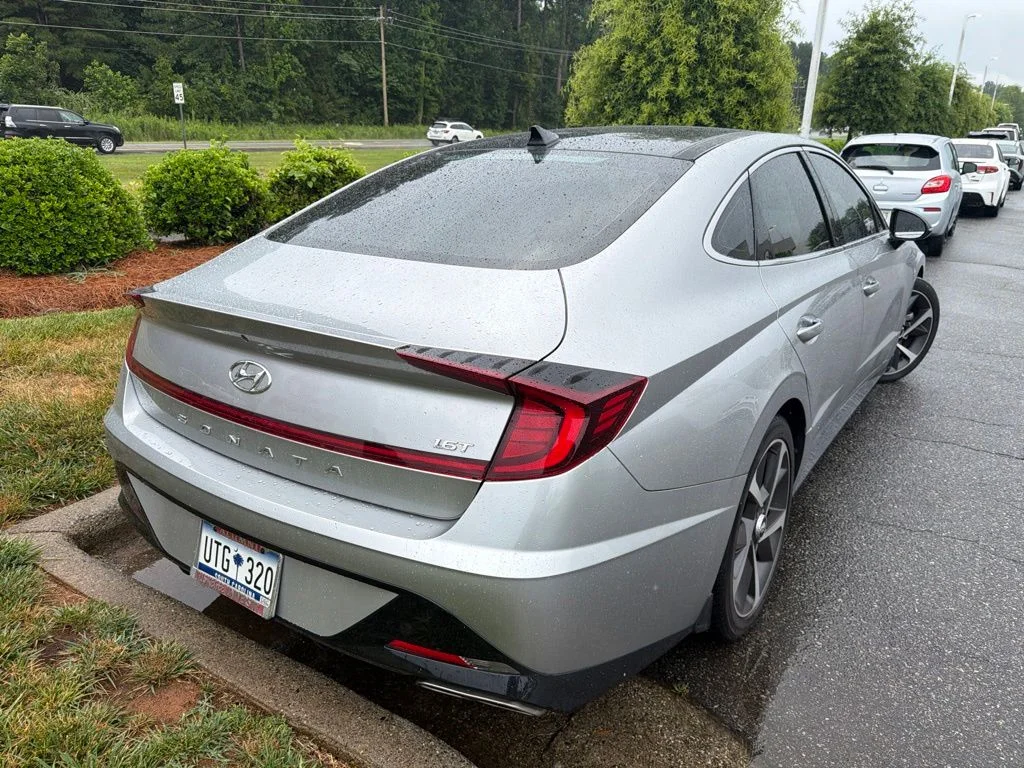 Used 2021 Silver Hyundai SEL Plus image 25