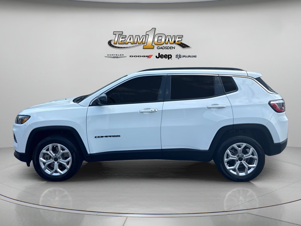 Used 2025 Bright White Clearcoat Jeep Latitude image 6