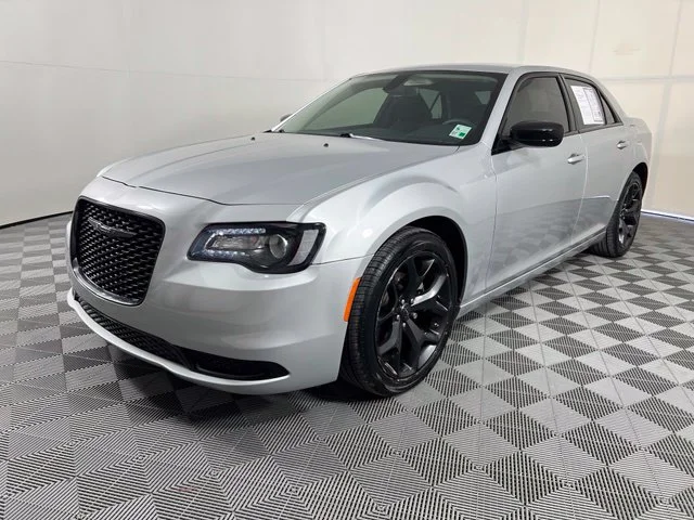 Used 2023 Silver Chrysler Touring image 3