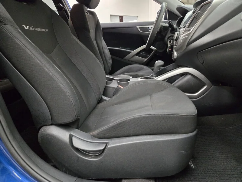 Used 2015 Pacific Blue Pearl Hyundai 3DR CPE AT image 12