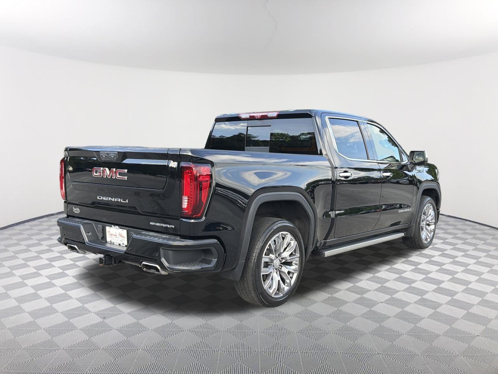 Used 2023 Onyx Black GMC Denali image 5
