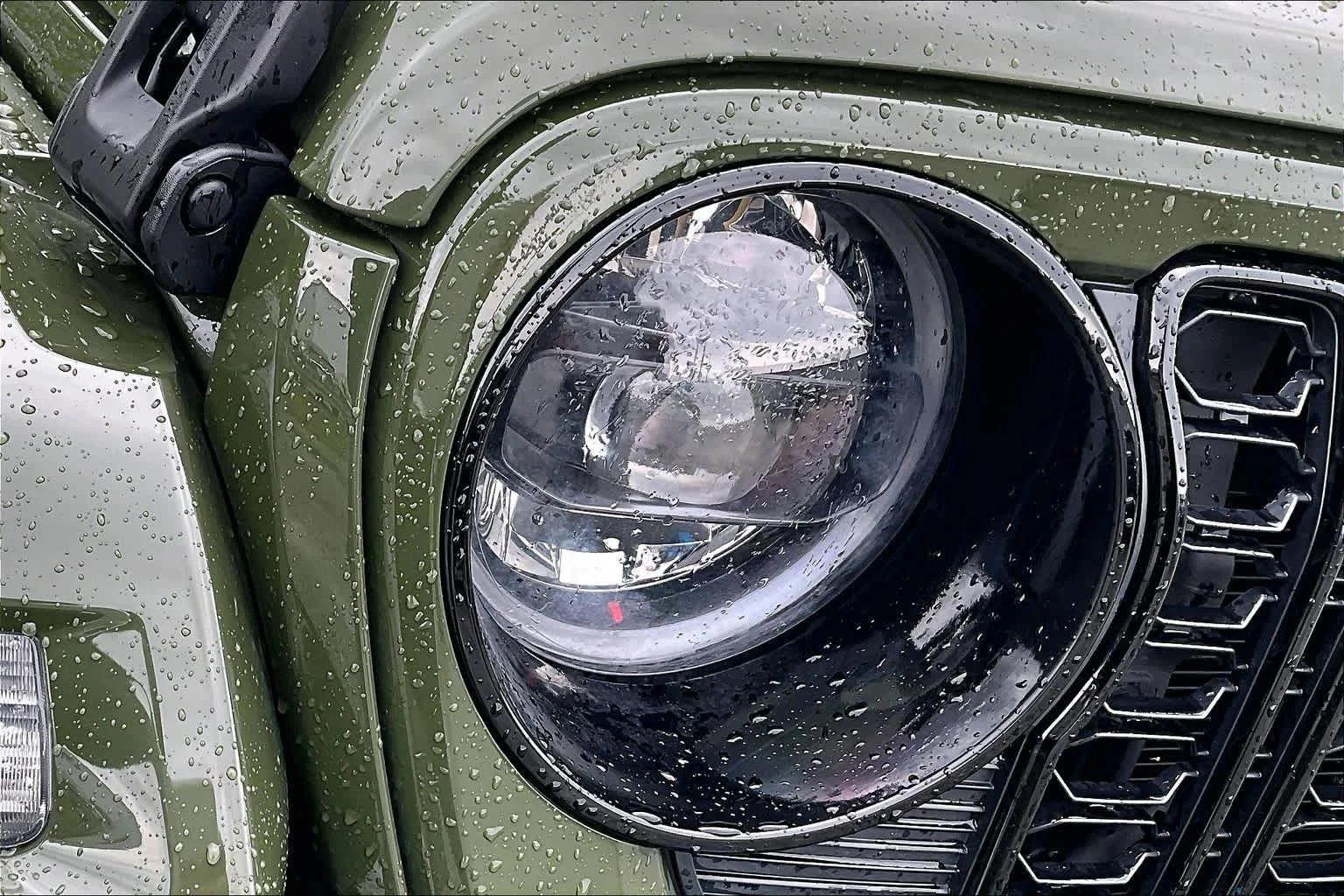 Used 2024 Sarge Green Clearcoat Jeep High Altitude image 27