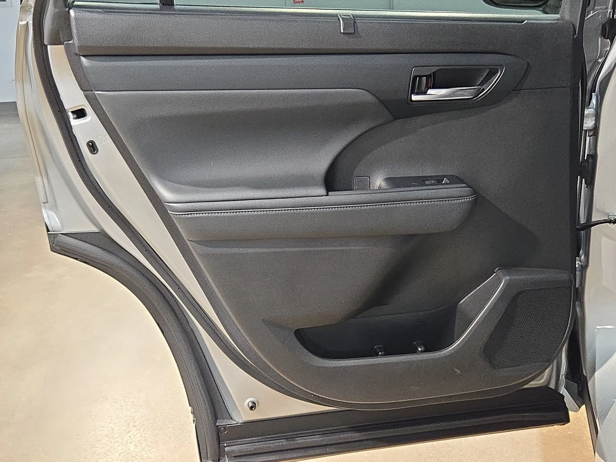 Used 2022 Celestial Silver Metallic Toyota XLE image 35