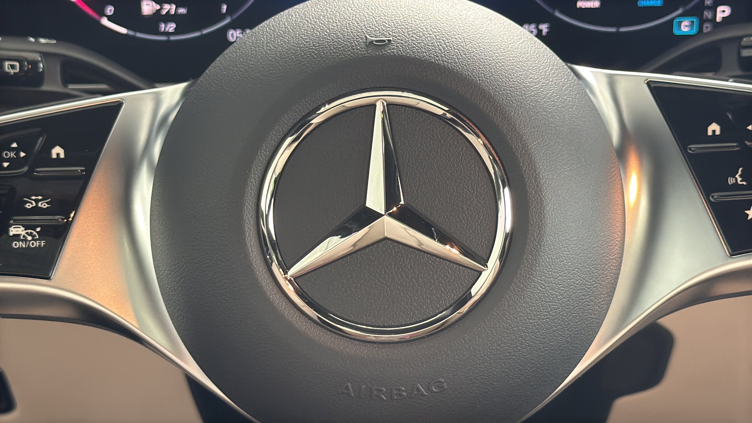New 2026 Black Mercedes-Benz GLC 300 image 25