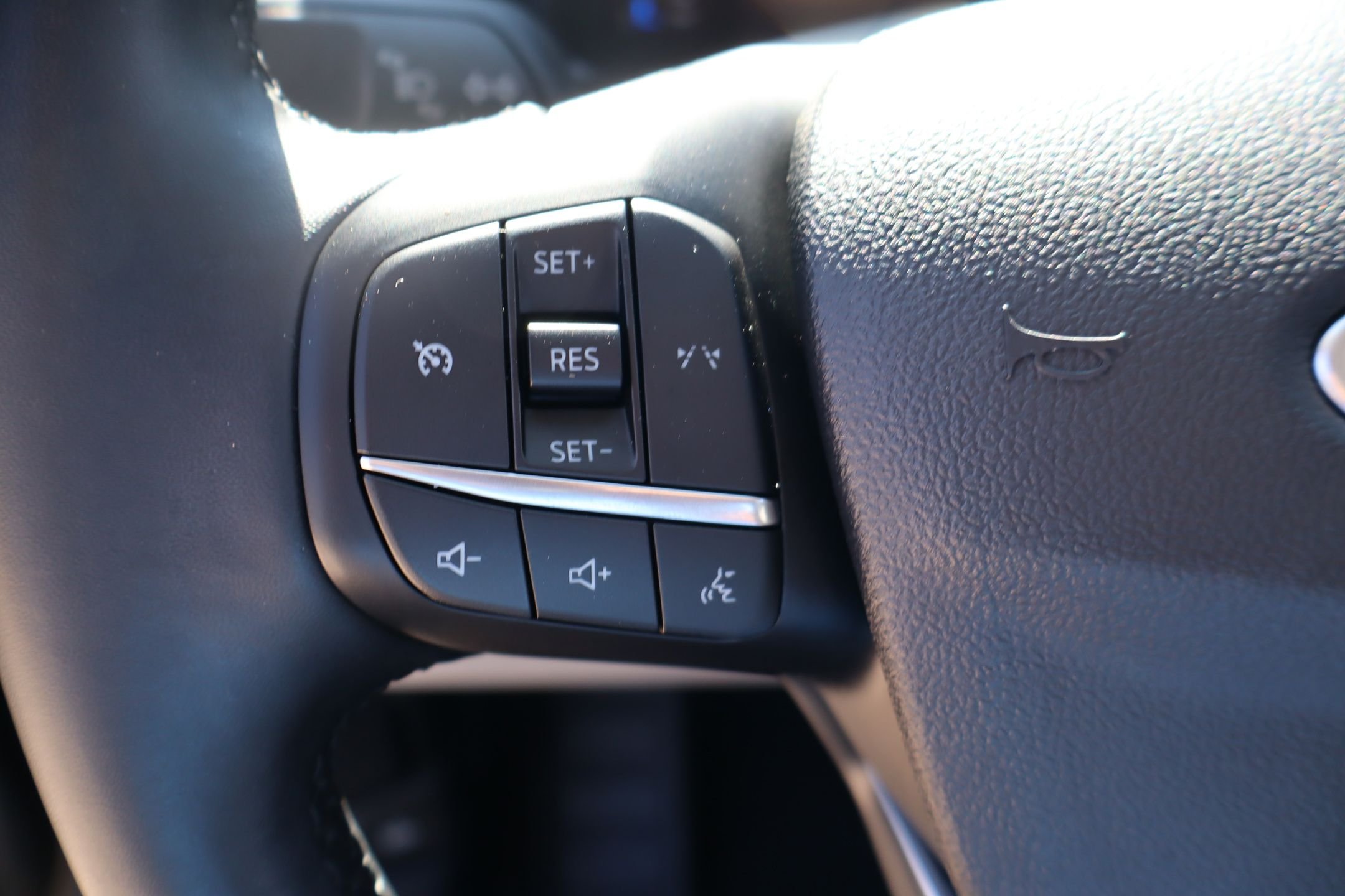 Used 2024 Gray Ford Active image 15