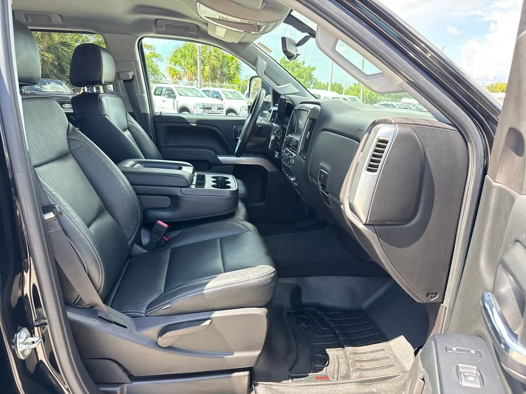 Used 2015 Black Chevrolet LT image 26