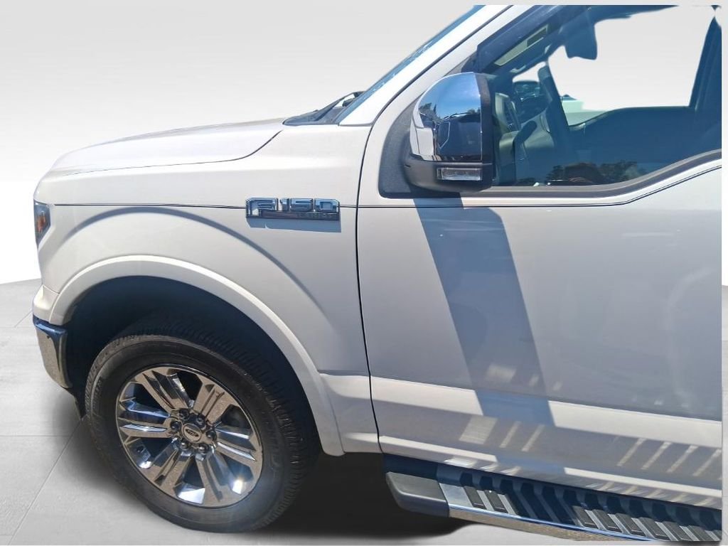 Used 2018 White Ford Lariat image 2