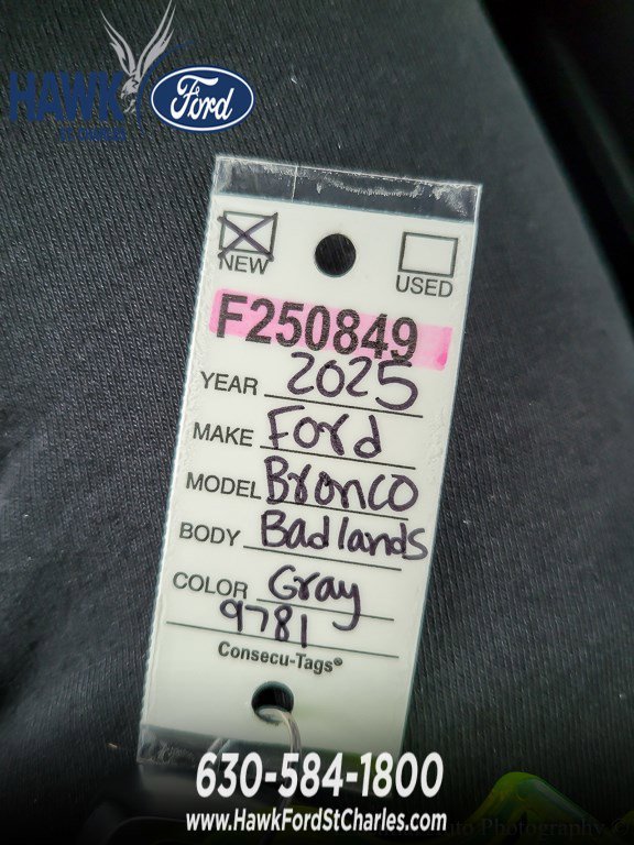 New 2025 Azure Gray Metallic Tri-Coat Ford Badlands® image 19