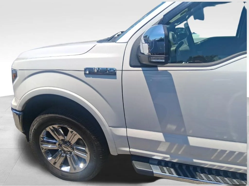 Used 2018 White Ford Lariat image 2