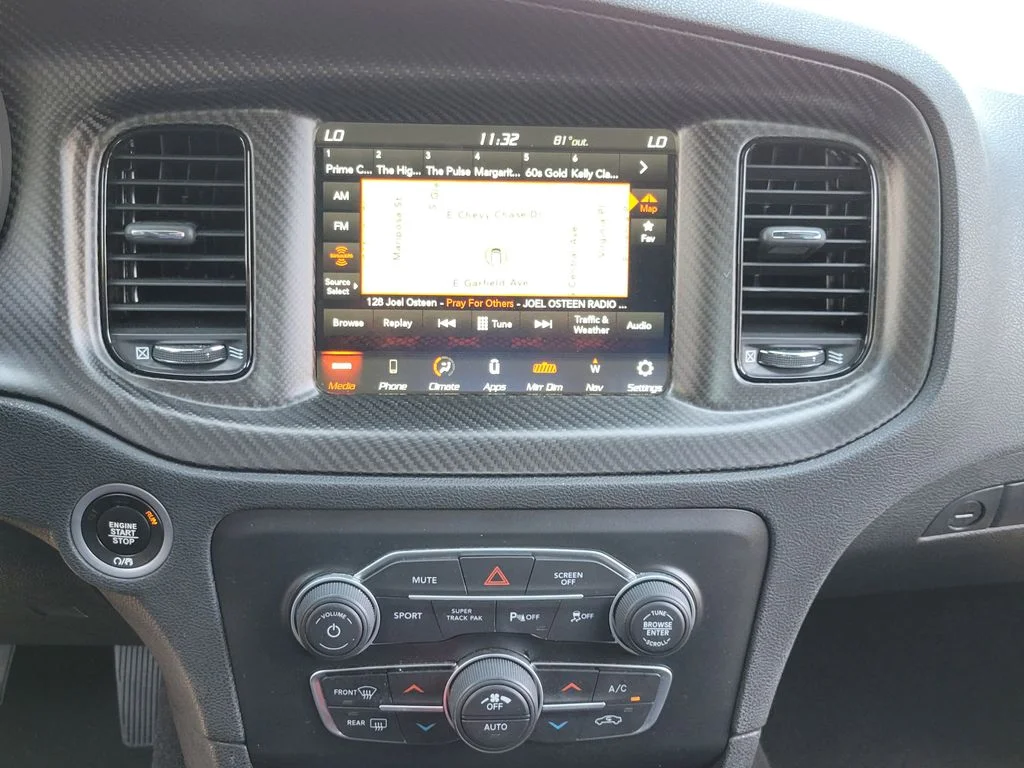 Used 2023 Gray Dodge SXT image 9