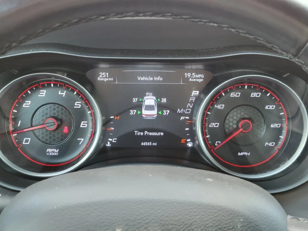 Used 2023 Orange Dodge SXT image 30