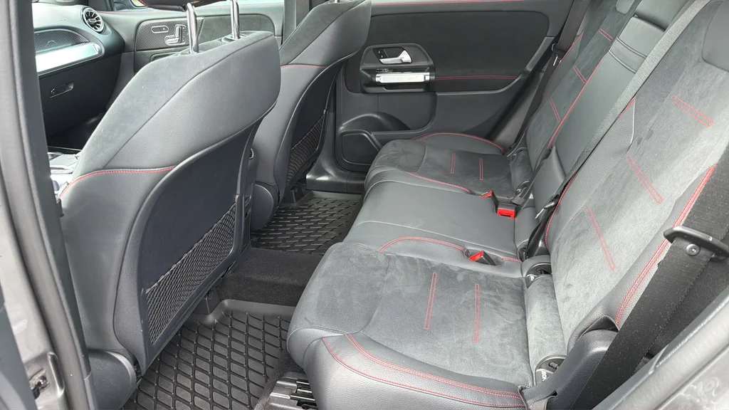 Used 2023  Mercedes-Benz GLB 250 image 20