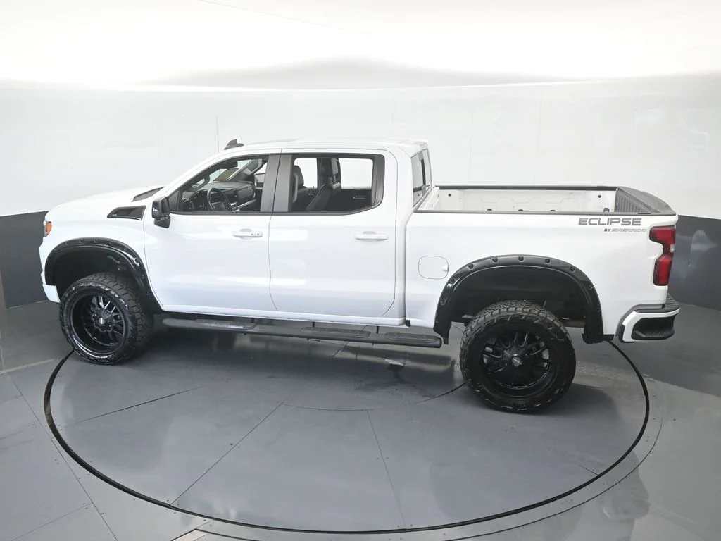 Used 2022 Summit White Chevrolet RST image 54