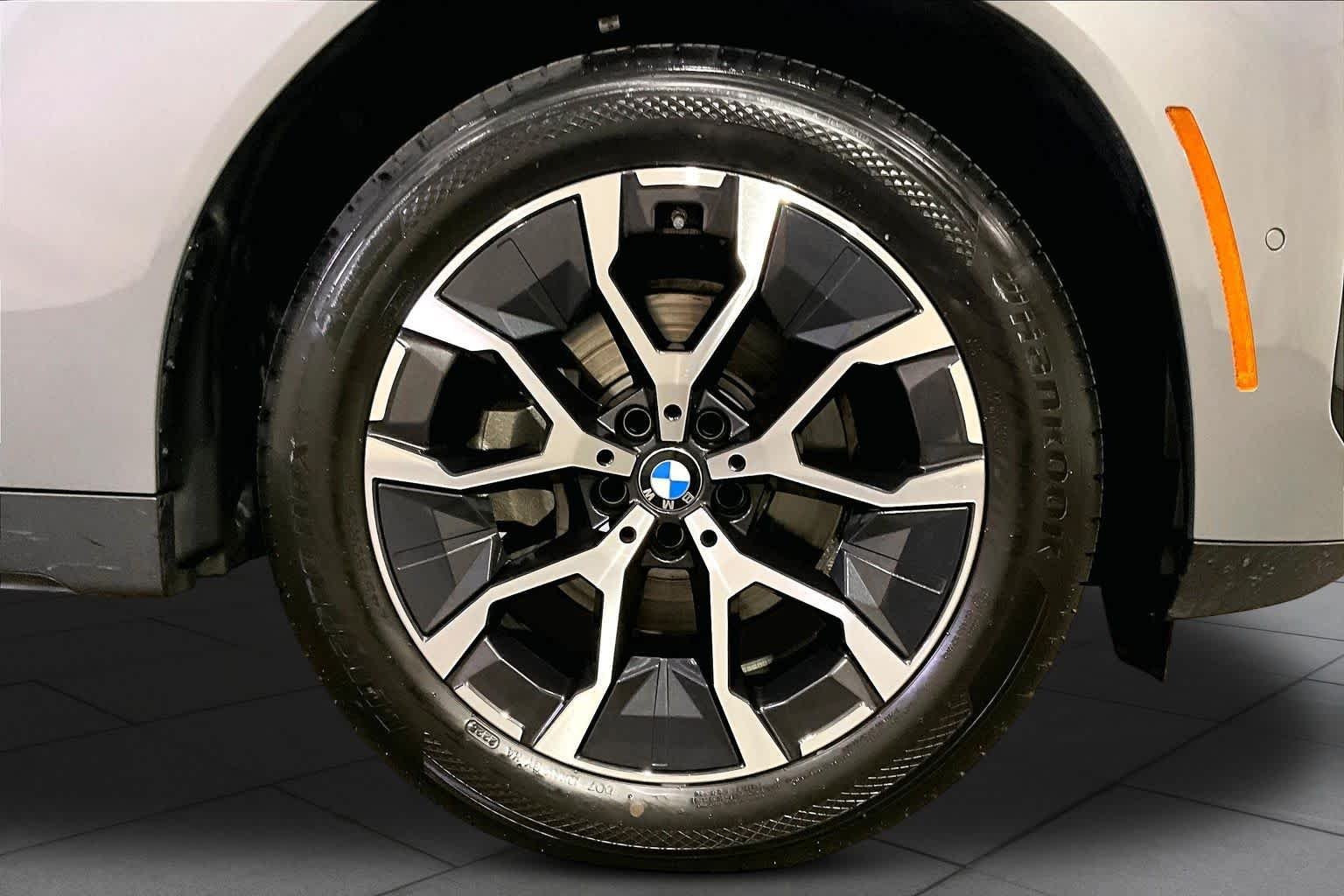 Used 2026 Skyscraper Grey Metallic BMW 30 xDrive image 10