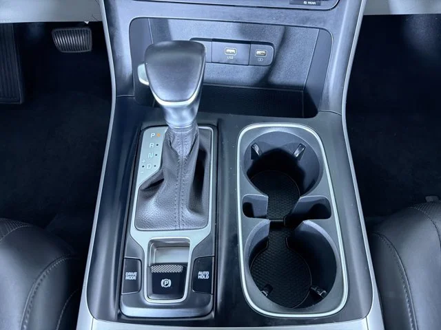 Used 2023 SNOW WHITE PEARL Kia LX image 15