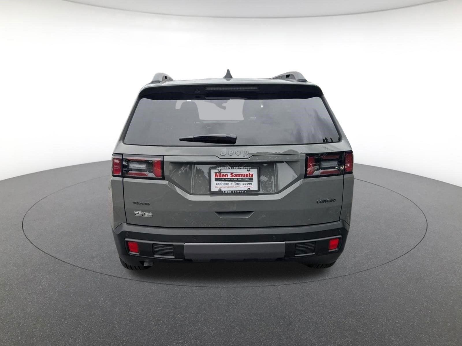 New 2026 Sting-Gray Clear-Coat Exterior Paint Jeep Laredo image 5