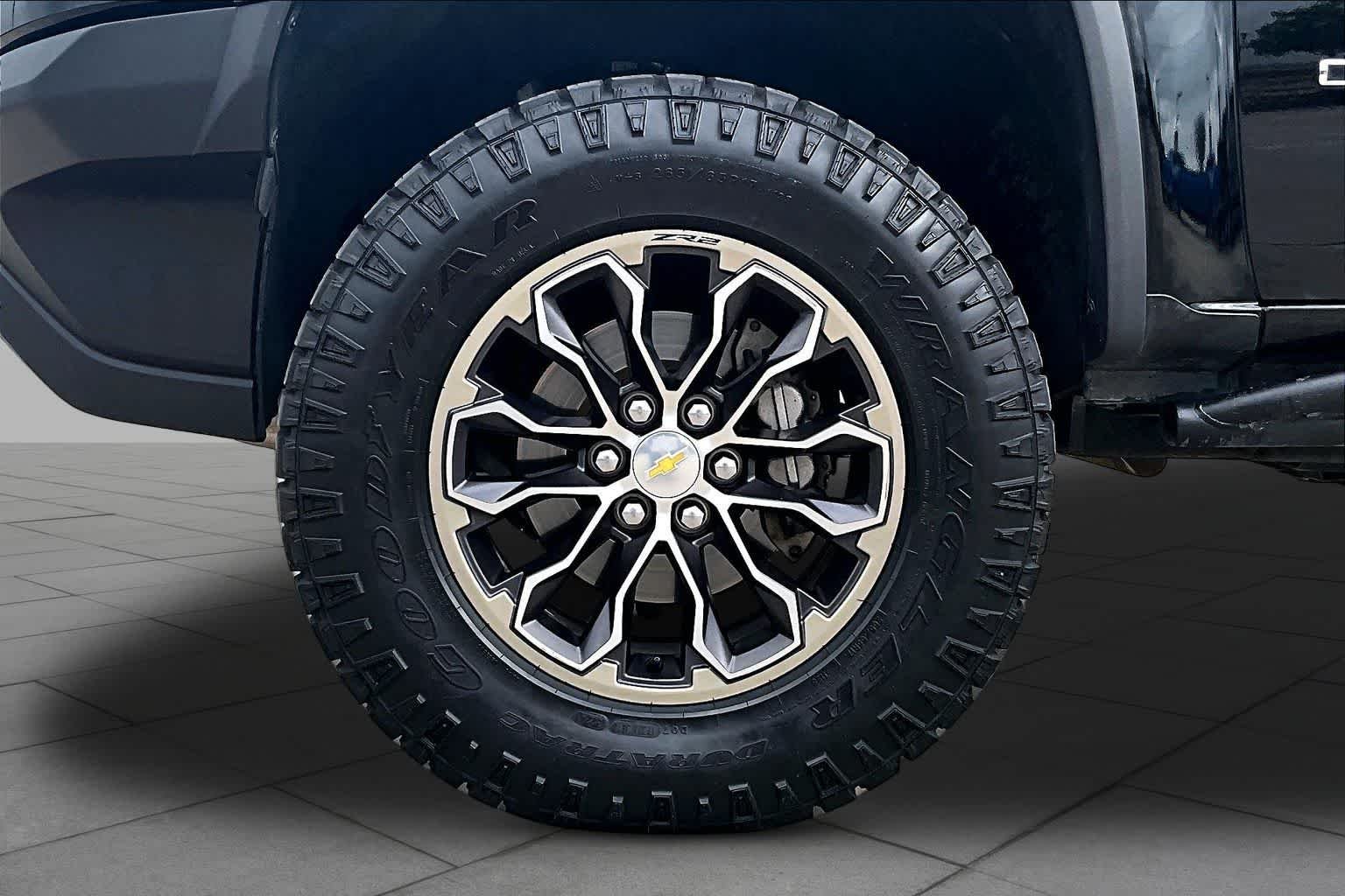 Used 2019 Black Chevrolet 4WD ZR2 image 15