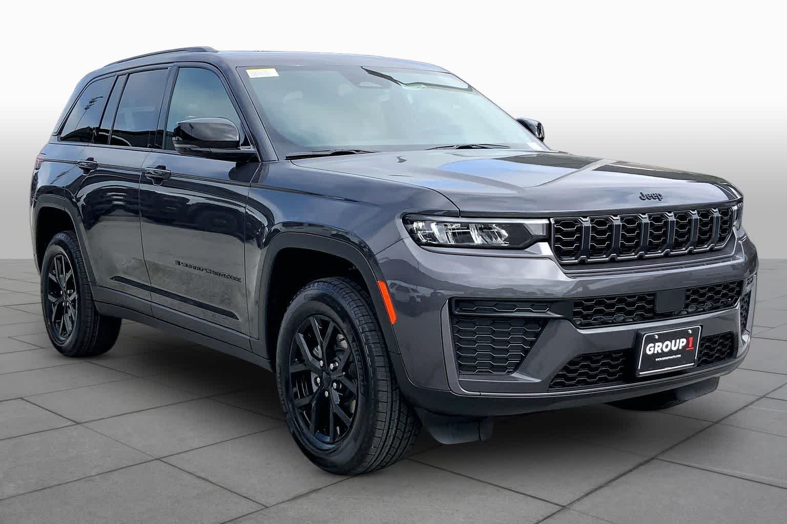 New 2026 Baltic Gray Metallic Clear-Coat Exterior Paint Jeep Laredo Altitude image 2