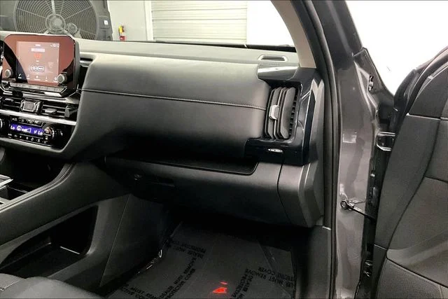 Used 2025 Gun Metallic Nissan SV image 18