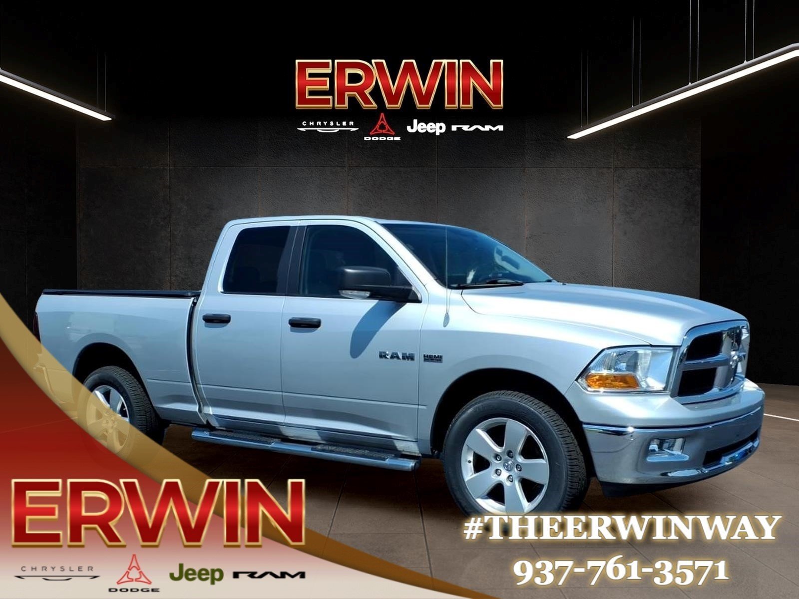 Used 2009 Bright Silver Metallic Clear Coat Dodge SLT image 1