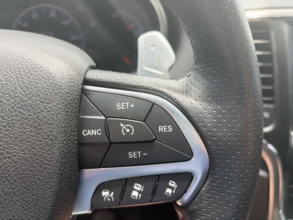 Used 2017 Black Jeep Trailhawk image 25