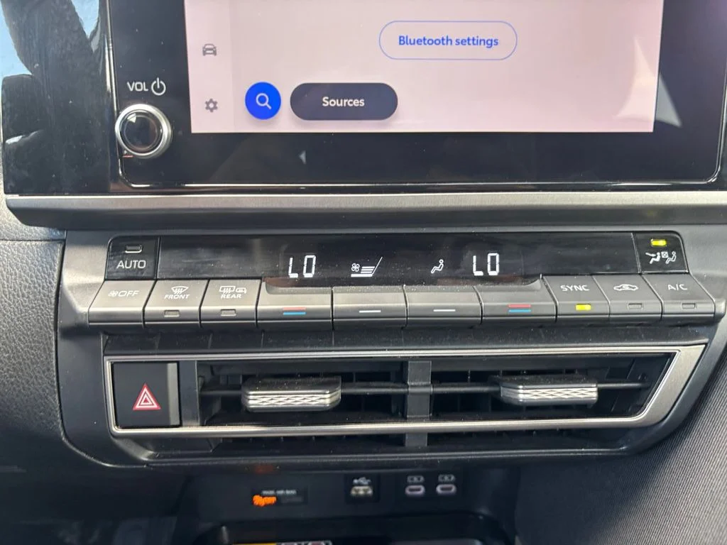 Used 2025 White Toyota LE image 23