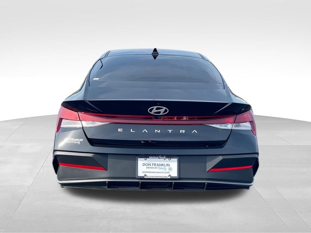 Used 2026 Black Hyundai SE image 7