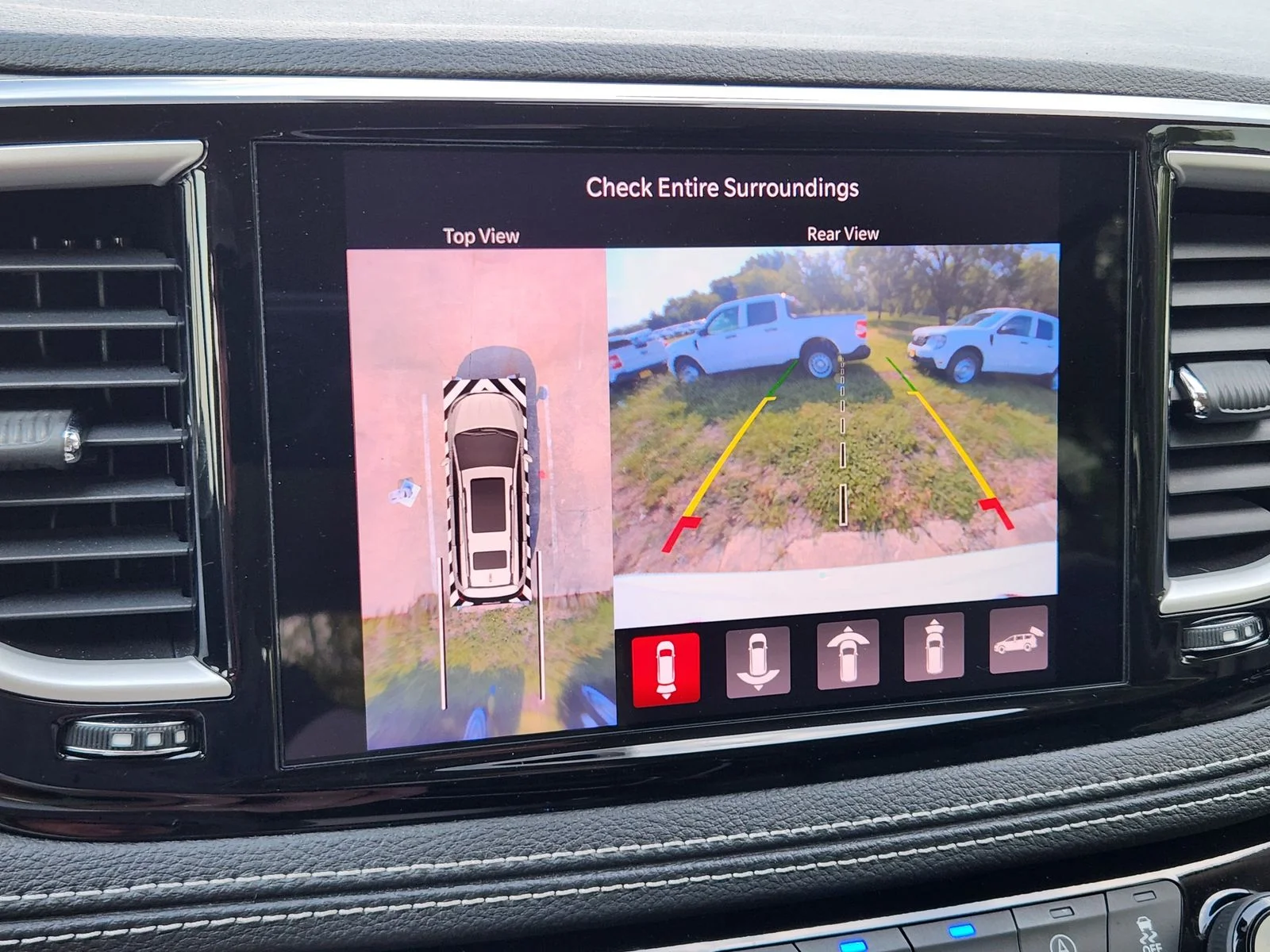 Used 2023 White Chrysler Touring L image 16