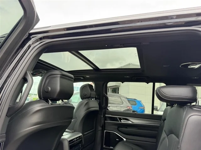 New 2026 High Gloss Black Exterior Paint Jeep Limited Reserve image 12